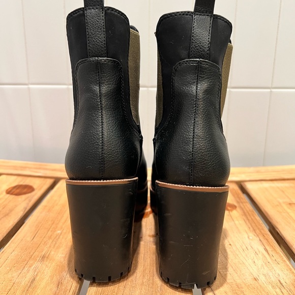 Good Day Boot - Picture 4 of 11